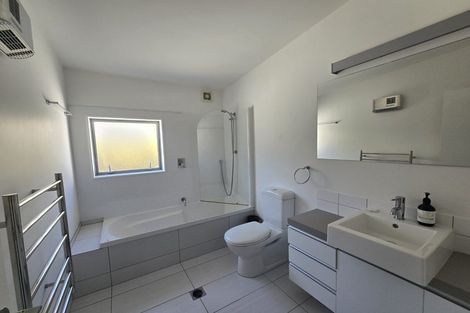 Photo of property in 38 Saddleback Grove, Karori, Wellington, 6012