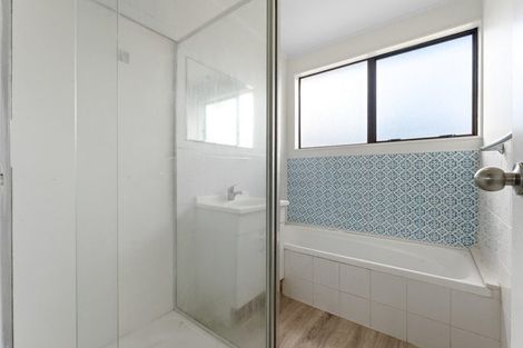Photo of property in 1/10 Myna Place, Weymouth, Auckland, 2103