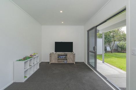 Photo of property in 8 Laura Place, Whitianga, 3510