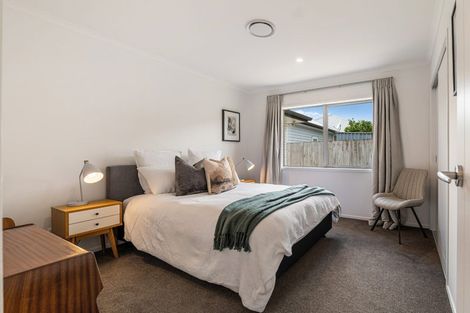 Photo of property in 3 Madden Avenue, Kumeu, 0810