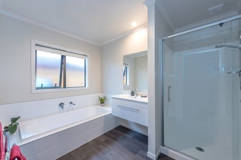 Photo of property in 4 Patatee Terrace, Baverstock, Hamilton, 3200