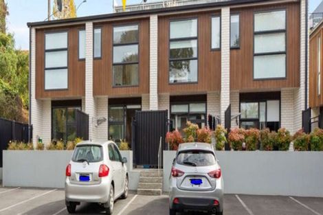 Photo of property in 10/36 Seventh Avenue, Tauranga, 3110