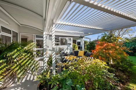 Photo of property in 14 Del Mar Place, Merrilands, New Plymouth, 4312