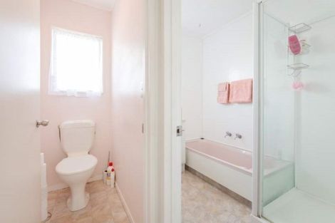 Photo of property in 22 Strid Road, Te Atatu South, Auckland, 0610