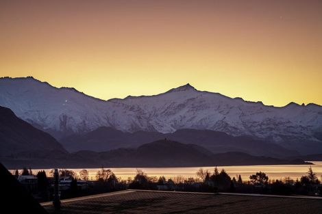 Photo of property in 9 Mcneil Crescent, Wanaka, 9305