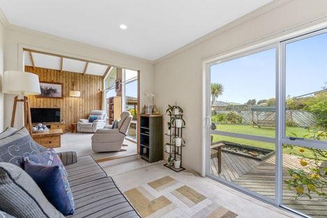 Photo of property in 34 Scott Avenue, Otaki Beach, Otaki, 5512