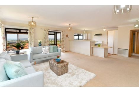 Photo of property in 1 Orewa Heights Crescent, Orewa, 0931