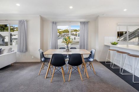 Photo of property in 59 Glanmire Road, Newlands, Wellington, 6037