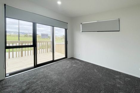 Photo of property in 12 Kaapehu Street, Karaka, 2578