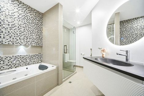 Photo of property in 14 Landing Drive, Albany, Auckland, 0632
