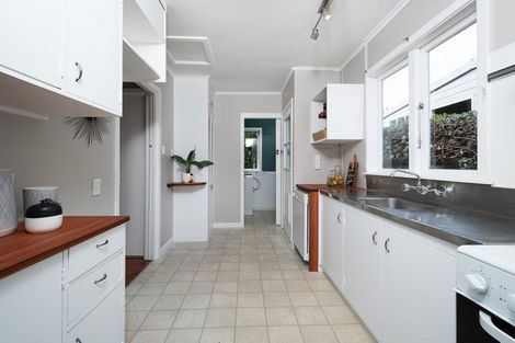 Photo of property in 82 Rosier Road, Glen Eden, Auckland, 0602