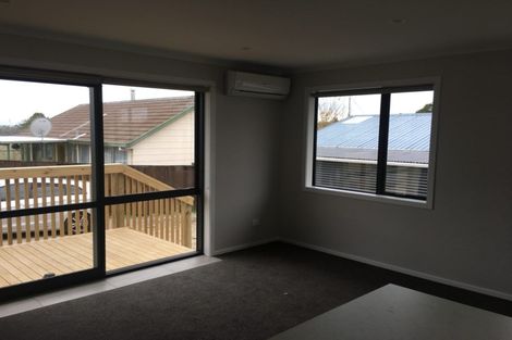 Photo of property in 3a Hyde Road, Rothesay Bay, Auckland, 0630
