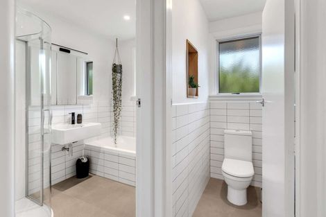 Photo of property in 33 Kent Lodge Avenue, Avonhead, Christchurch, 8042