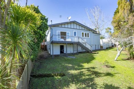 Photo of property in 1/49 Konini Road, Titirangi, Auckland, 0604