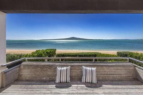 Photo of property in 20a Oxford Terrace, Devonport, Auckland, 0624