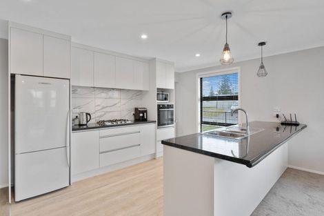 Photo of property in 1 Seagrass Place, Otaki Beach, Otaki, 5512