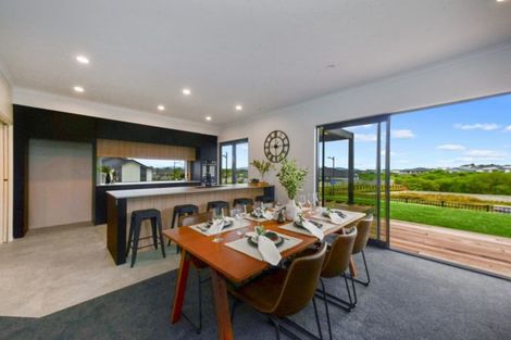 Photo of property in 1 Bosun Place, Te Atatu Peninsula, Auckland, 0610
