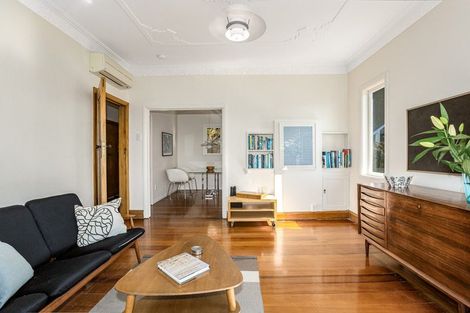 Photo of property in 13 Thane Road, Roseneath, Wellington, 6011