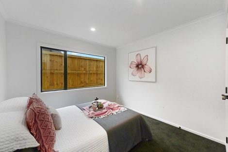 Photo of property in 1 Bosun Place, Te Atatu Peninsula, Auckland, 0610