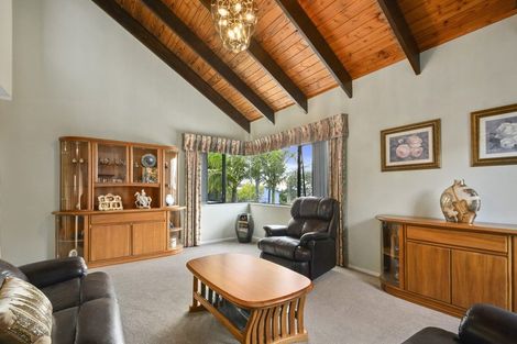 Photo of property in 18 Da Vinci Place, West Harbour, Auckland, 0618