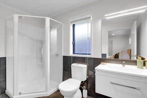 Photo of property in 266 Dixon Road, Fitzroy, Hamilton, 3206