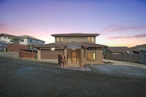 Photo of property in 20 Fairchild Avenue, Goodwood Heights, Auckland, 2105
