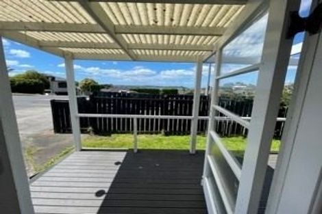 Photo of property in 47 Luckens Road, West Harbour, Auckland, 0618