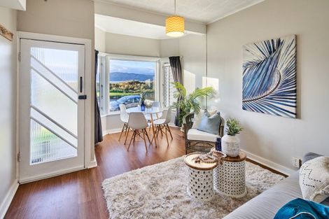 Photo of property in 197 Marine Parade, Seatoun, Wellington, 6022