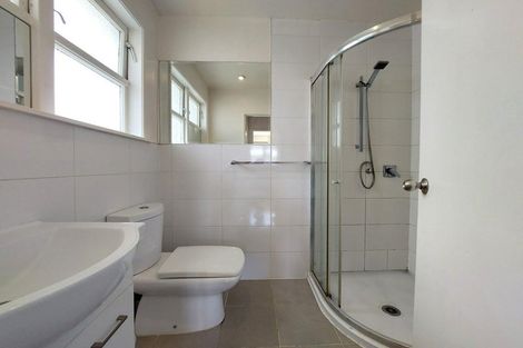 Photo of property in 2/70 Hogans Road, Glenfield, Auckland, 0629