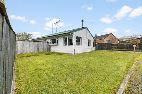Photo of property in 105 Hillcrest Drive, Kelvin Grove, Palmerston North, 4414