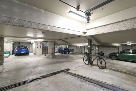 Photo of property in The Villas, 33u7 Hobson Street, Thorndon, Wellington, 6011