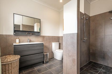 Photo of property in 8 Crabapple Close, Milson, Palmerston North, 4414