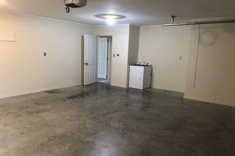 Photo of property in 28 Maypark Crescent, Flat Bush, Auckland, 2016