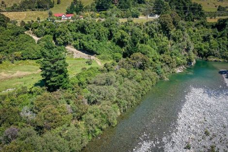 Photo of property in 2096 State Highway 2, Mount Bruce, Opaki, 5881