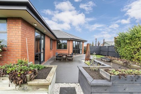 Photo of property in 16 Lloyds Close, Rolleston, 7614