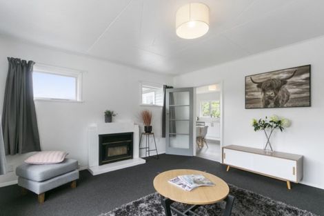 Photo of property in 35 Lees Grove, Wainuiomata, Lower Hutt, 5014