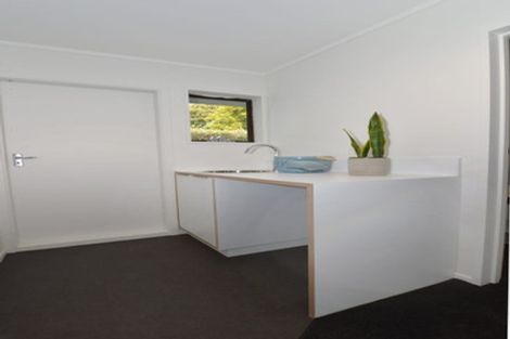 Photo of property in 11 Taupata Street, Redcliffs, Christchurch, 8081