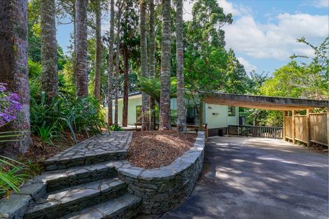 Photo of property in 44 Hollywood Avenue, Titirangi, Auckland, 0604