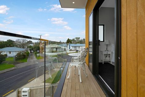 Photo of property in 3/13 Sarona Avenue, Glen Eden, Auckland, 0602