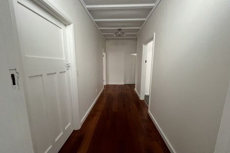 Photo of property in 45 Shakespeare Road, Bluff Hill, Napier, 4110