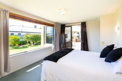 Photo of property in 1 Palmbrook Avenue, Havelock North, 4130