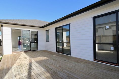 Photo of property in 6 Fjord Way, Karaka, Papakura, 2113