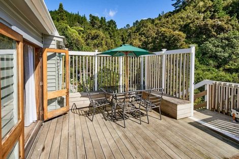 Photo of property in 33 Wyndham Road, Pinehaven, Upper Hutt, 5019