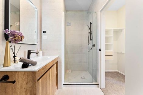 Photo of property in 33 Paretao Street, Massey, 0614