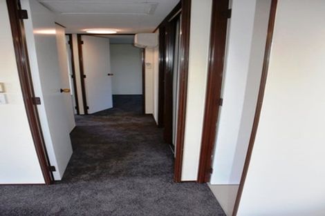 Photo of property in 2b Grenadine Place, Unsworth Heights, Auckland, 0632