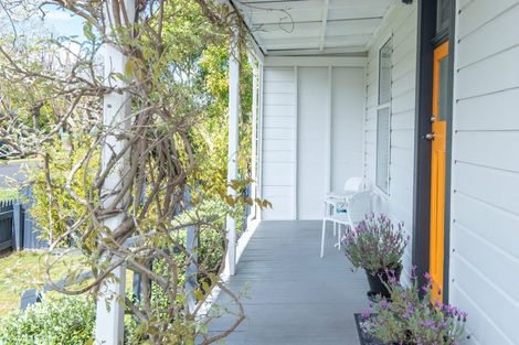 Photo of property in 12 Root Street, Gisborne, 4010