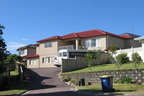 Photo of property in 42 Mandeville Place, Unsworth Heights, Auckland, 0632