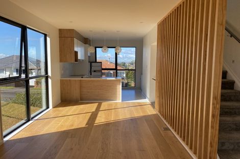 Photo of property in 3/16 Williamson Avenue, Belmont, Auckland, 0622