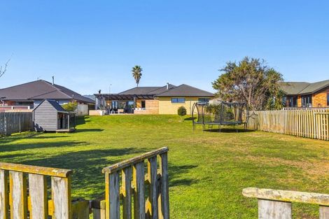 Photo of property in 10 Cottonwood Close, Paraparaumu Beach, Paraparaumu, 5032