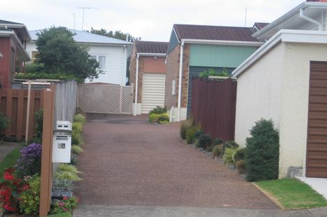 Photo of property in 1/4 Trafalgar Road, Milford, Auckland, 0620